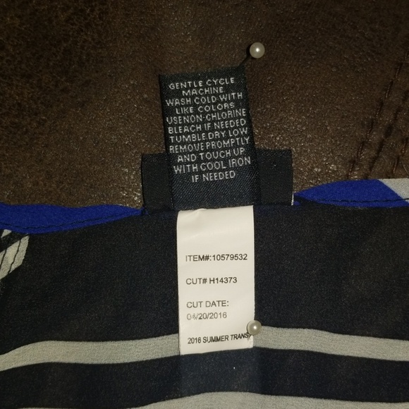 🤑Torrid Sheer Striped Sleeveless HiLo Blouse - Picture 6 of 7